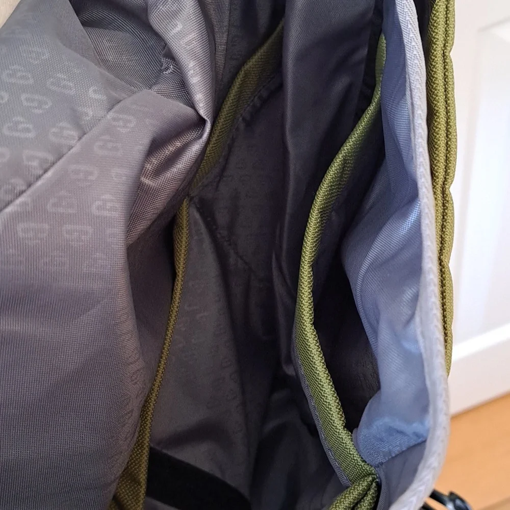NWT Go Gaga The Daddy‎ Messenger/Diaper Nylon Green/Grey Bag Fabric Strap/Pad
